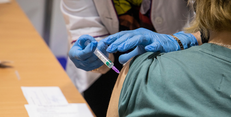 Цими вихідними на Рівненщині працюватиме 6 центрів масової вакцинації: перелік